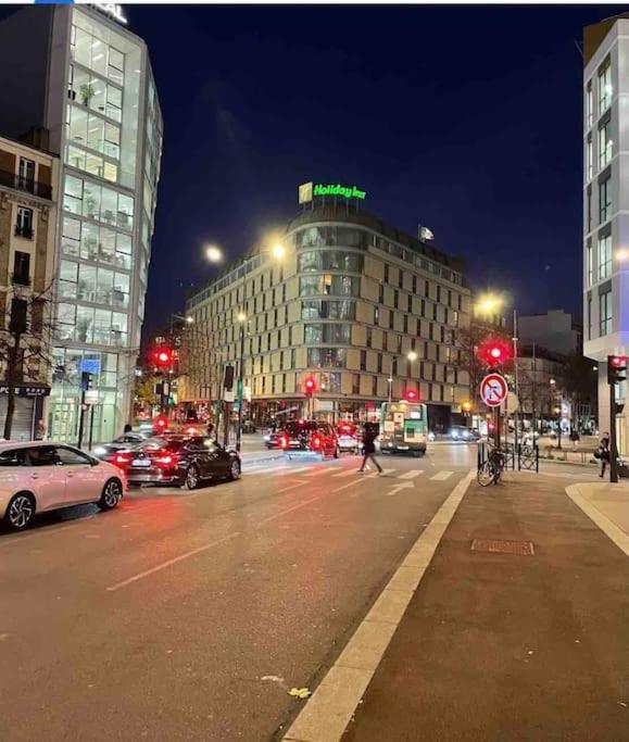 Week-End Porte De Clichy Exterior photo